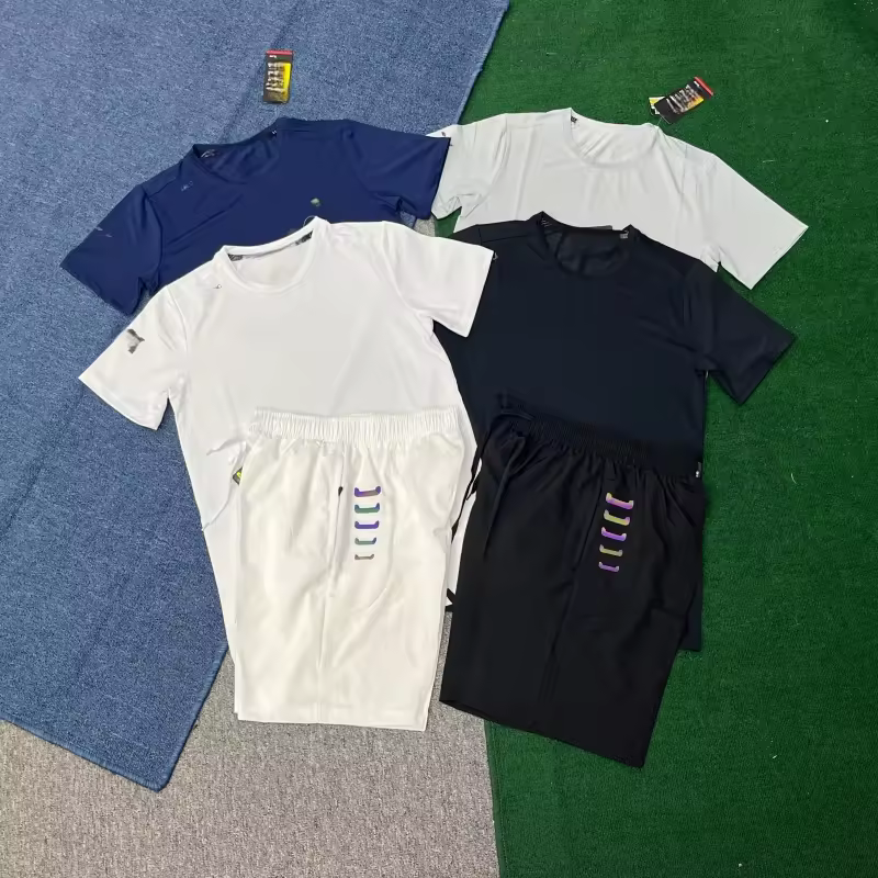High Quality Men's Reflective Sportswear Set with Quick Dry T-Shirt and Running Shorts for Gym Training  Outdoor Activities