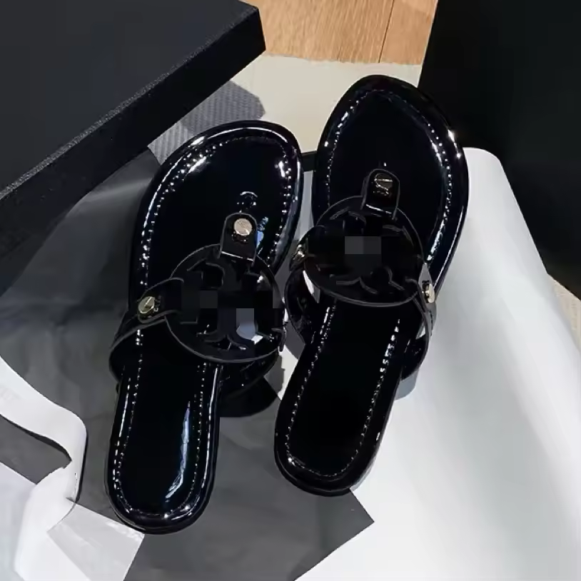 2026 New Summer Women's Shoes Fashion Flat Flip Flop Slippers Shiny Patent Leather Flat Sandals For Ladies